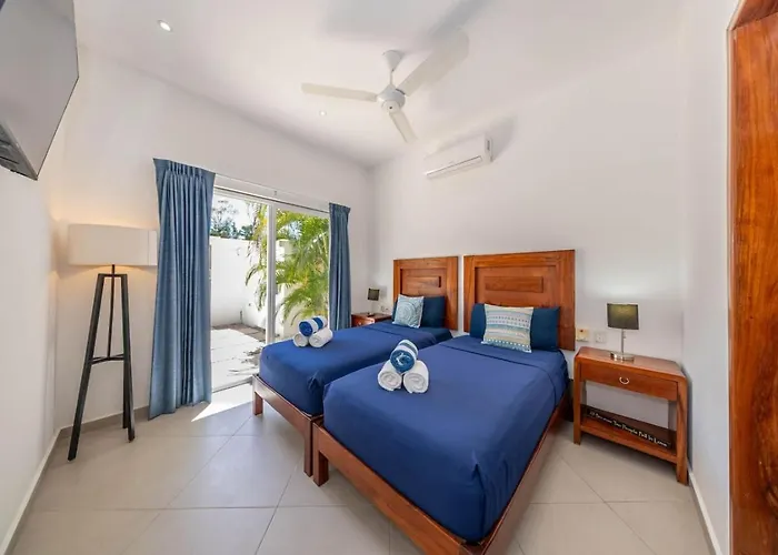 Casa Kinam Chic 4br W Pool In La Veleta Villa